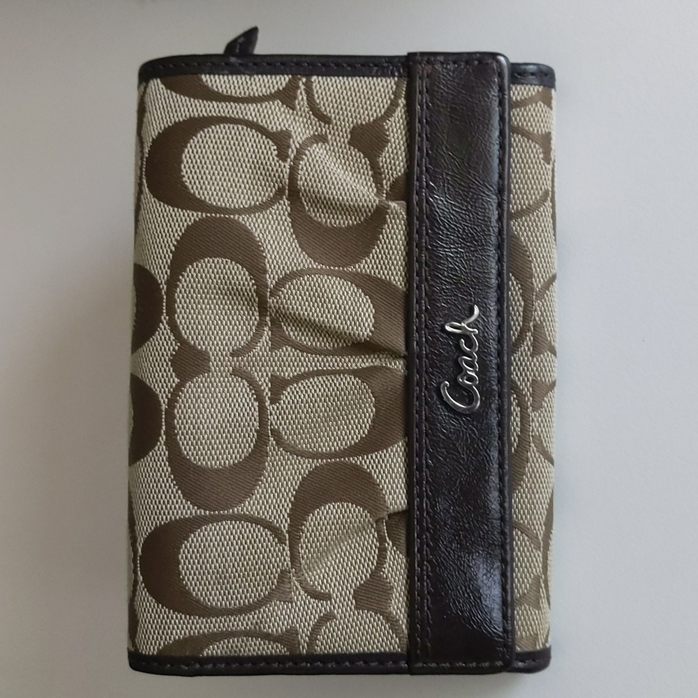 Coach Signature Canvas Folding Snap Wallet